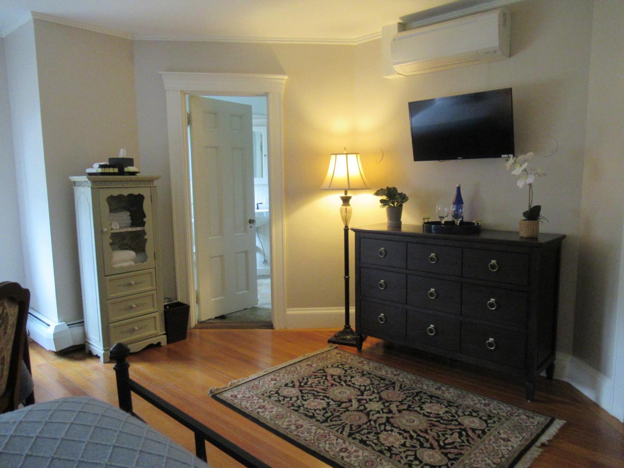 The White House Inn 3*