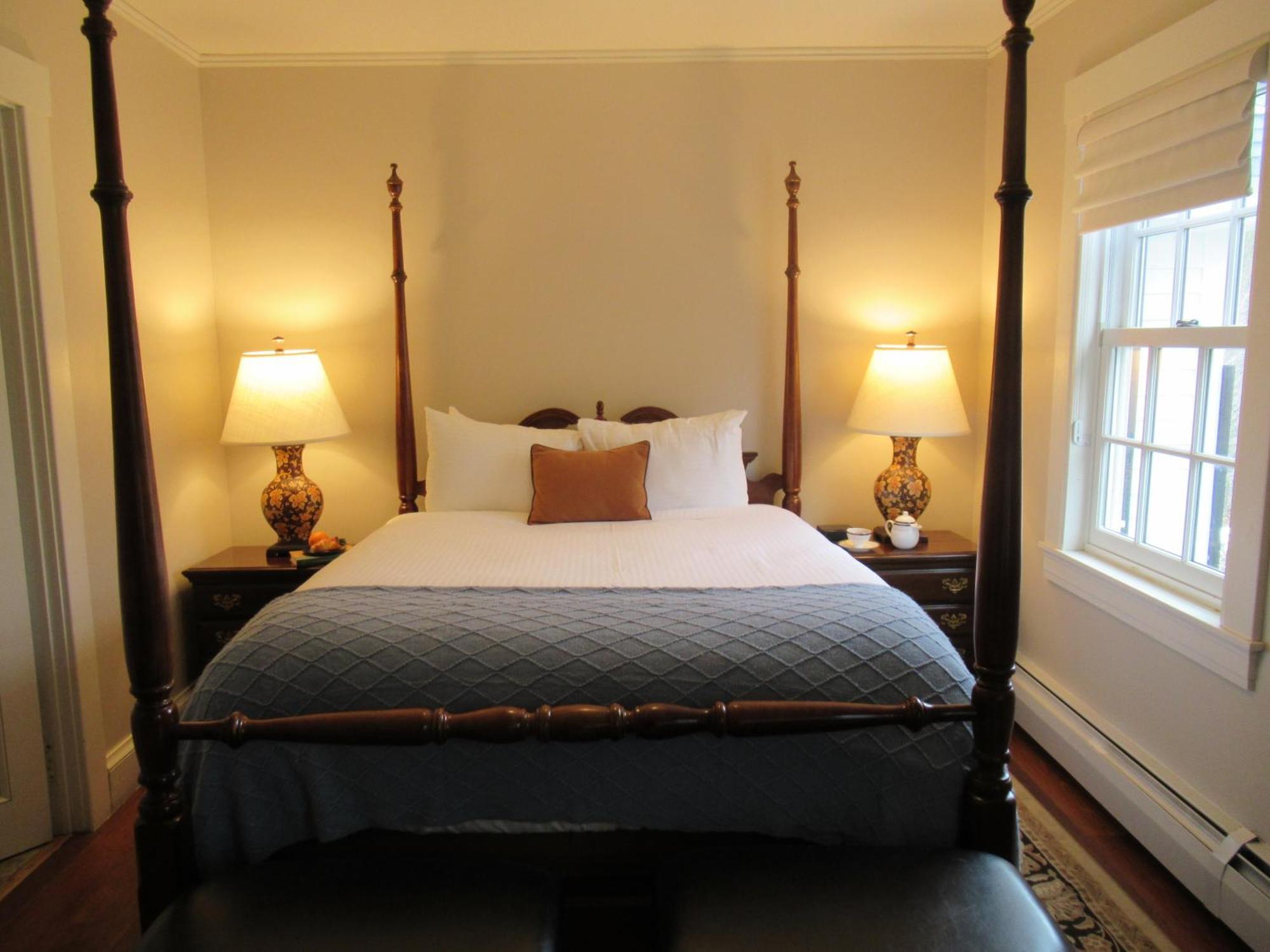 Inn The White House 3*