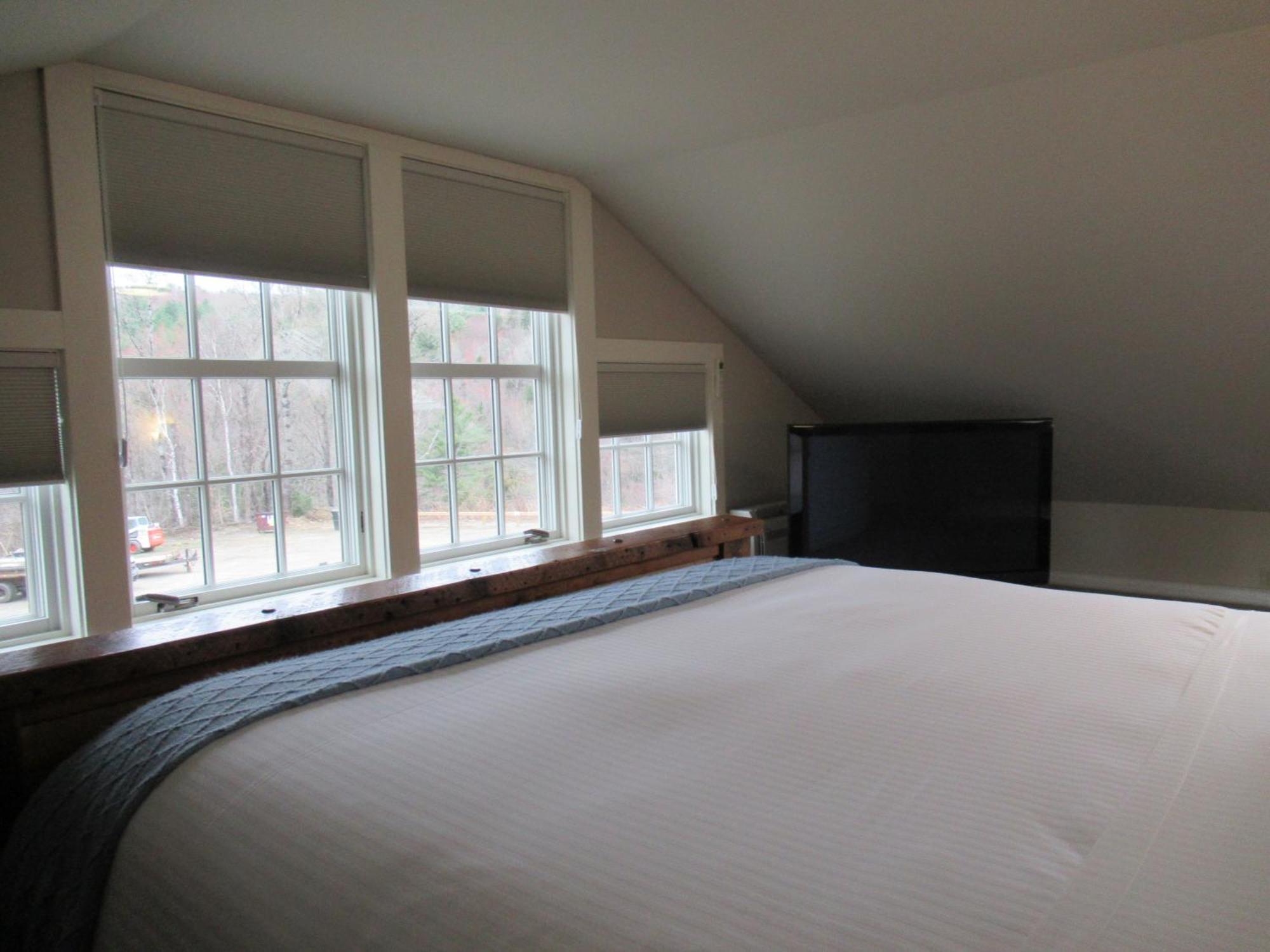 Inn The White House 3*