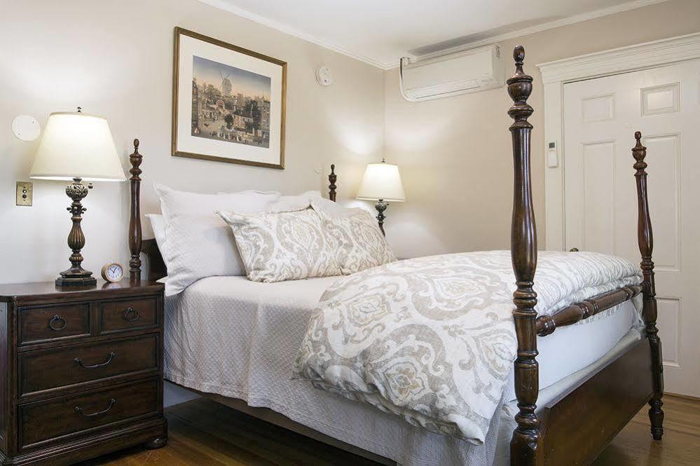 The White House Inn 3*